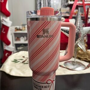 40oz Strawberry Twist Stanley Strawberry Twist - Target Holiday Exclusive!